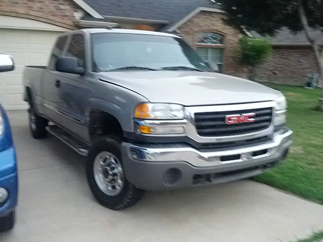 2005 GMC Sierra 2500 4DR SUV AT