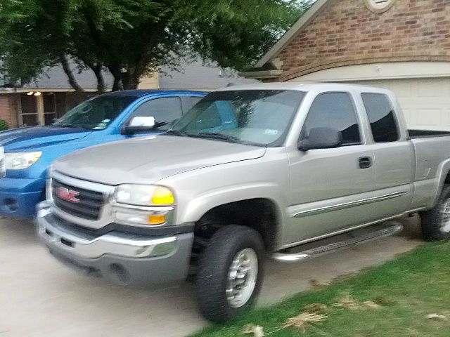 2005 GMC Sierra 2500 4DR SUV AT