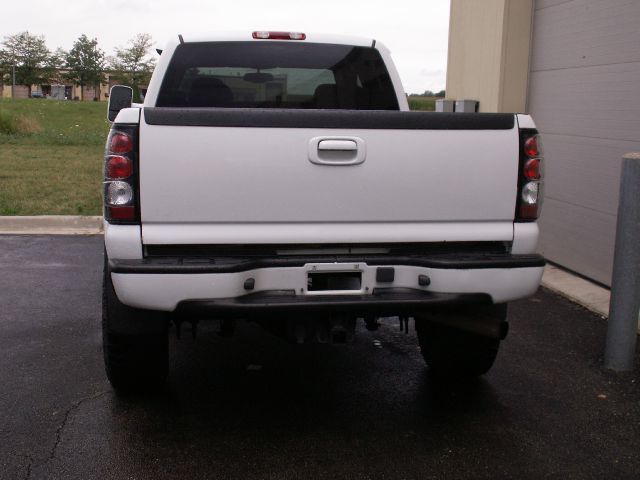 2005 GMC Sierra 2500 Standard 4X4 Hardtop