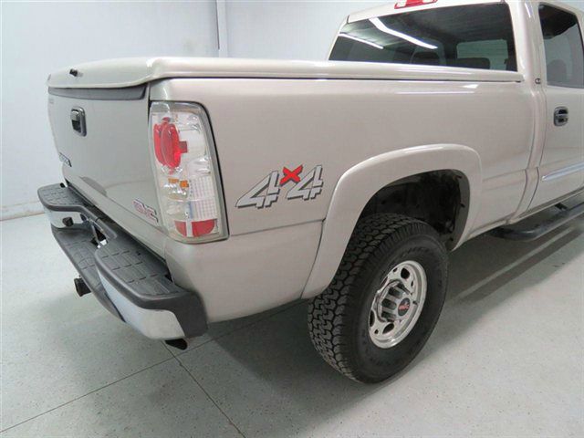 2006 GMC Sierra 2500 Base 3500 2 WD