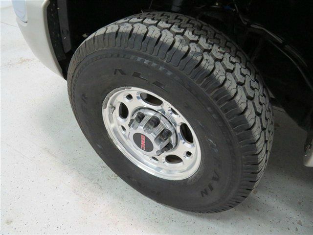 2006 GMC Sierra 2500 Base 3500 2 WD