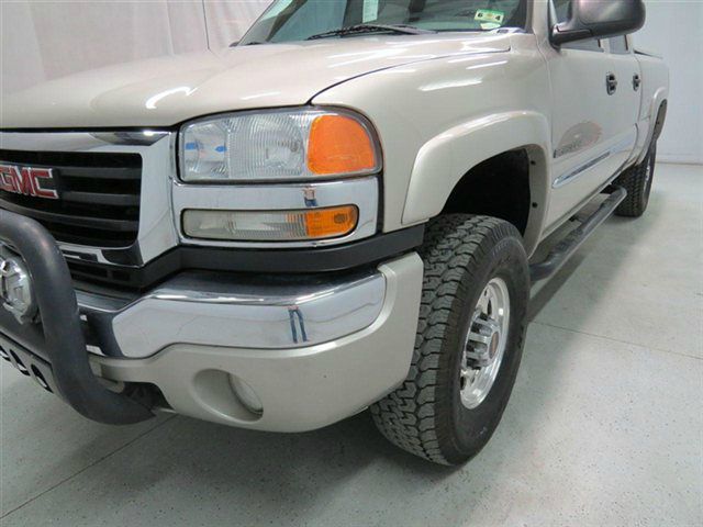 2006 GMC Sierra 2500 Base 3500 2 WD