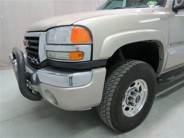 2006 GMC Sierra 2500 Base 3500 2 WD
