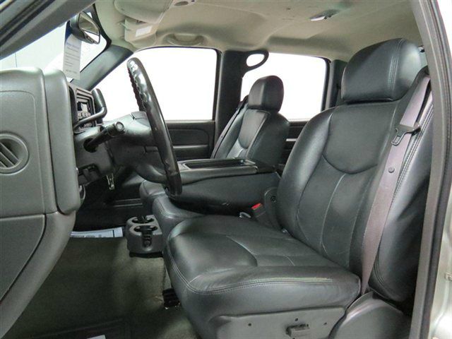 2006 GMC Sierra 2500 Base 3500 2 WD