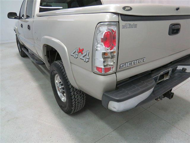 2006 GMC Sierra 2500 Base 3500 2 WD