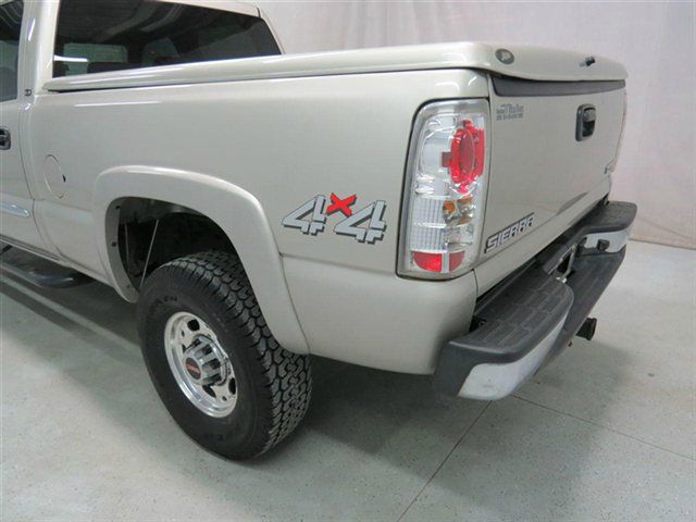 2006 GMC Sierra 2500 Base 3500 2 WD