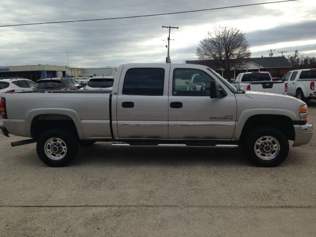 2006 GMC Sierra 2500 4WD V6