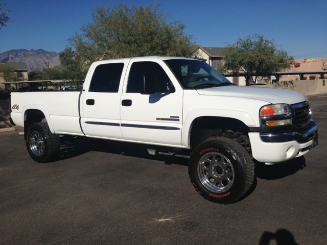 2006 GMC Sierra 2500 SLE Sierra 2WD