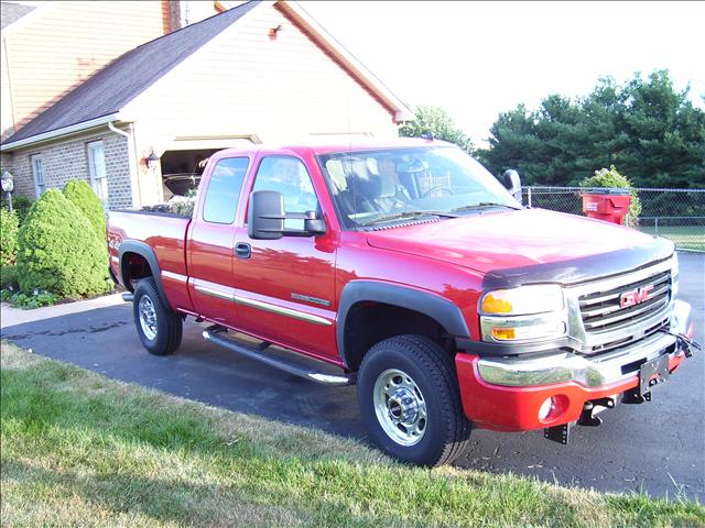 2006 GMC Sierra 2500 V8 R-design