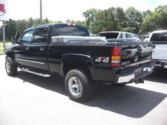 2006 GMC Sierra 2500 V8 R-design