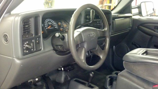 2006 GMC Sierra 2500 L Sedan 4D