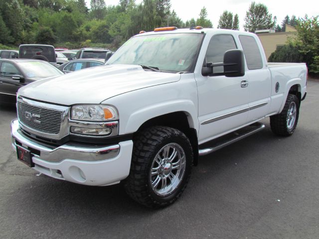 2006 GMC Sierra 2500 4WD Supercab 133 SVT Raptor