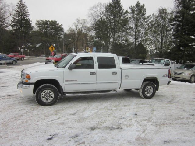 2006 GMC Sierra 2500 4WD 4dr AT
