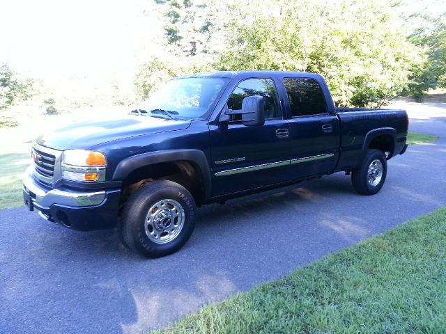 2006 GMC Sierra 2500 SLE Sierra 2WD