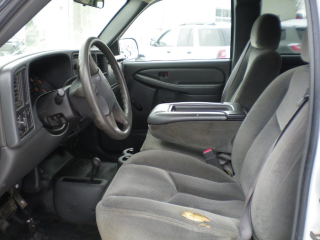 2006 GMC Sierra 2500 L Sedan 4D