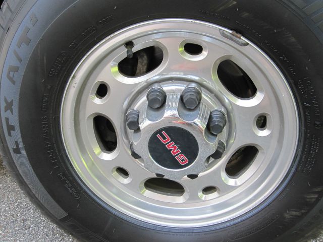 2006 GMC Sierra 2500 SLE Sierra 2WD