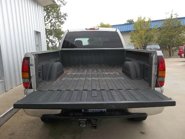 2006 GMC Sierra 2500 Base 3500 2 WD