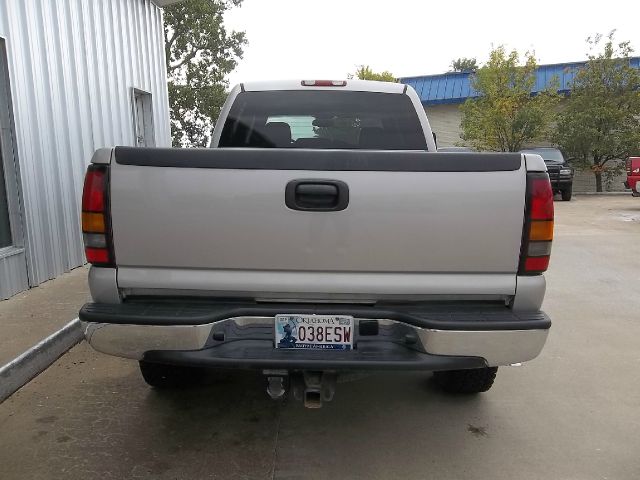 2006 GMC Sierra 2500 Base 3500 2 WD