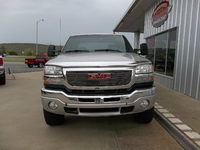 2006 GMC Sierra 2500 Base 3500 2 WD
