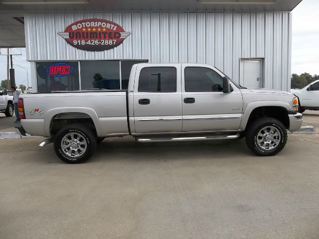 2006 GMC Sierra 2500 Base 3500 2 WD