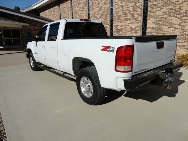 2007 GMC Sierra 2500 SLE Sierra 2WD