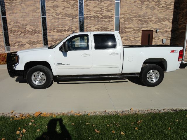 2007 GMC Sierra 2500 SLE Sierra 2WD