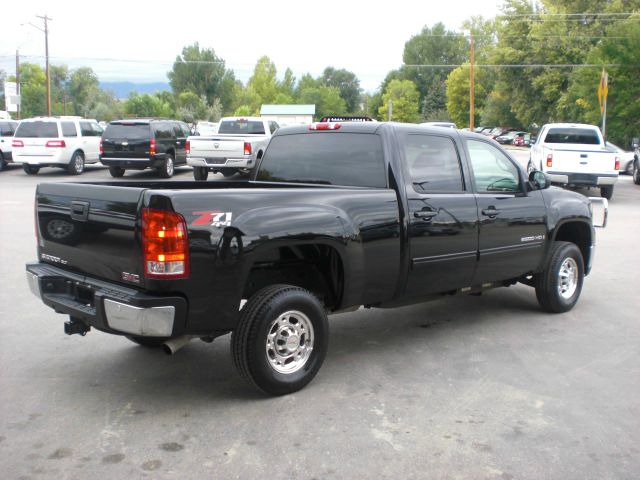 2008 GMC Sierra 2500 4dr Sdn 2.7T Quattro Auto