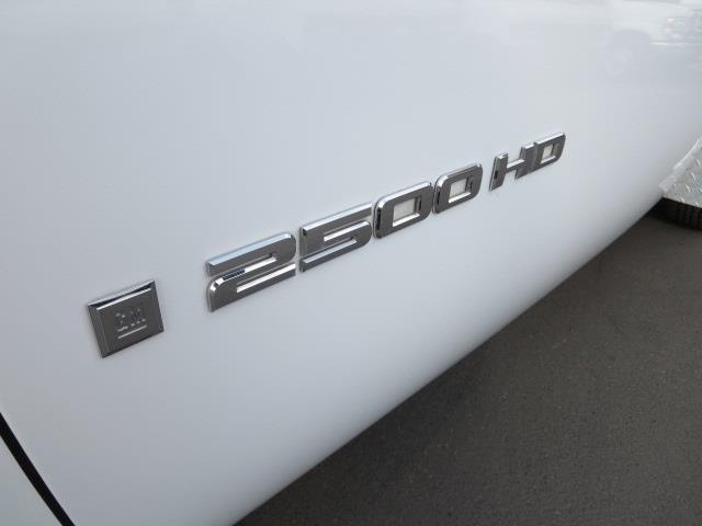 2008 GMC Sierra 2500 LE - 8 Passenger