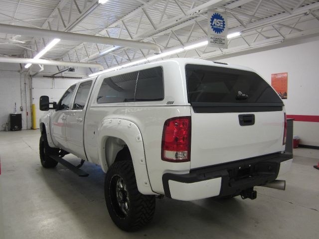 2009 GMC Sierra 2500 4dr Sdn 2.7T Quattro Auto