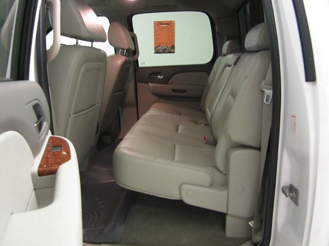 2009 GMC Sierra 2500 4dr Sdn 2.7T Quattro Auto