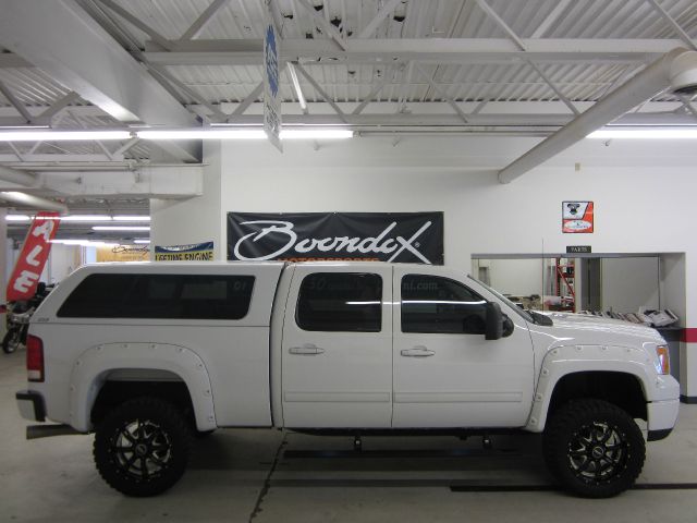 2009 GMC Sierra 2500 4dr Sdn 2.7T Quattro Auto