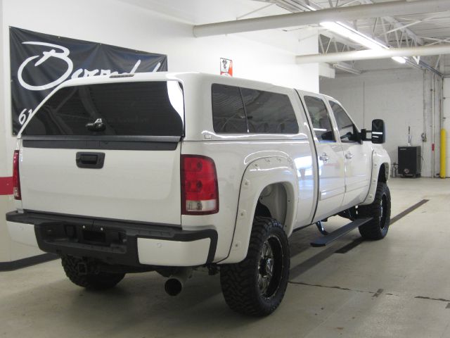 2009 GMC Sierra 2500 4dr Sdn 2.7T Quattro Auto