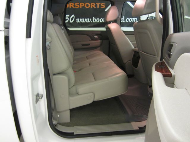 2009 GMC Sierra 2500 4dr Sdn 2.7T Quattro Auto