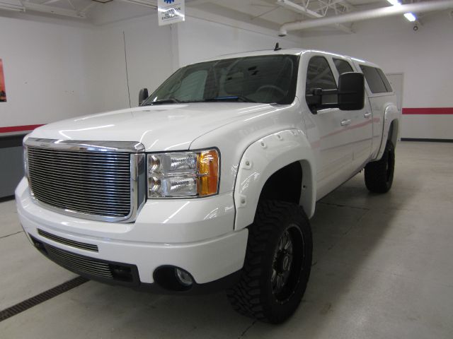 2009 GMC Sierra 2500 4dr Sdn 2.7T Quattro Auto