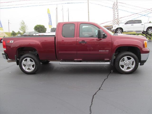 2013 GMC Sierra 2500 EX W/ Rear Entertainment