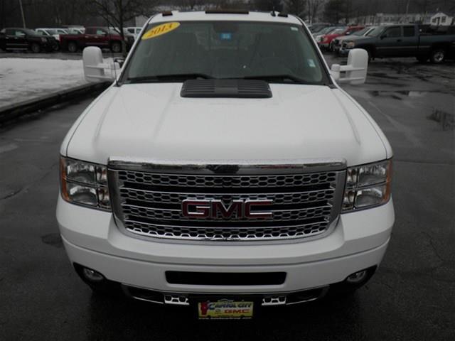 2013 GMC Sierra 2500 EX Sedan 4D