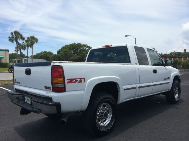 2002 GMC Sierra 2500HD 4dr 2.9L Twin Turbo AWD W/3rd