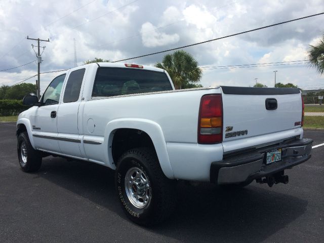 2002 GMC Sierra 2500HD 4dr 2.9L Twin Turbo AWD W/3rd