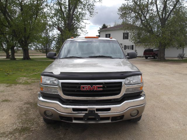 2003 GMC Sierra 2500HD 4dr 2.9L Twin Turbo AWD W/3rd