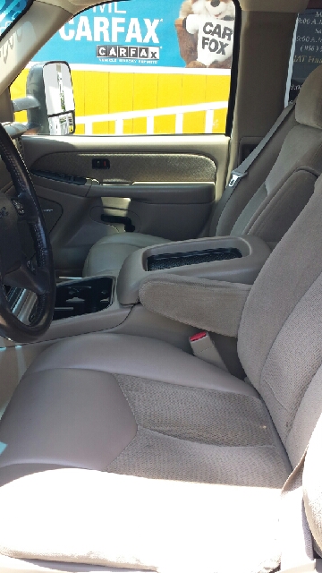 2003 GMC Sierra 2500HD LE Sedan