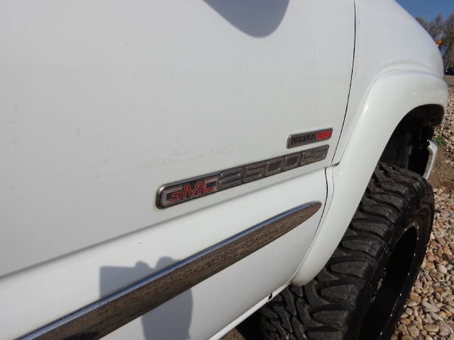 2004 GMC Sierra 2500HD SLT