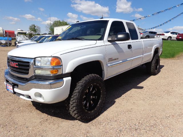 2004 GMC Sierra 2500HD SLT