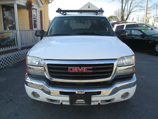 2004 GMC Sierra 2500HD Crew Cab Amarillo 4X4