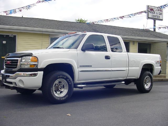 2004 GMC Sierra 2500HD 4dr 2.9L Twin Turbo AWD SUV