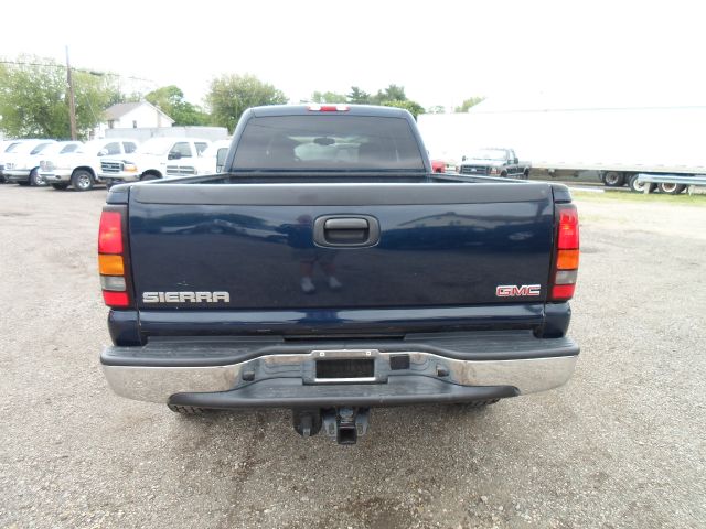 2006 GMC Sierra 2500HD 4dr 2.9L Twin Turbo AWD SUV