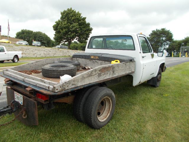 1989 GMC Sierra 3500 ES 2.4L AUTO