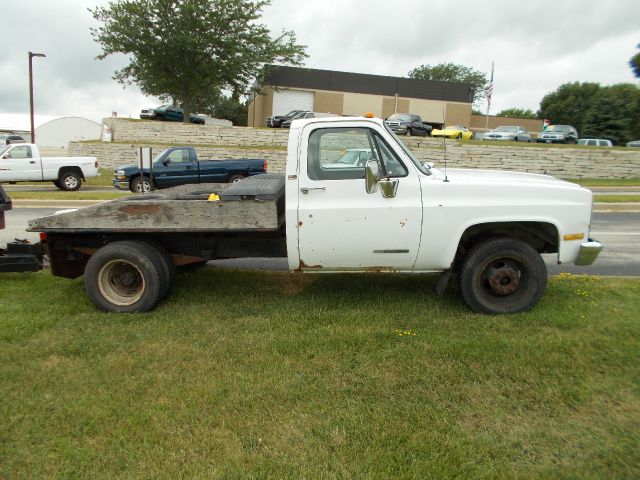 1989 GMC Sierra 3500 ES 2.4L AUTO