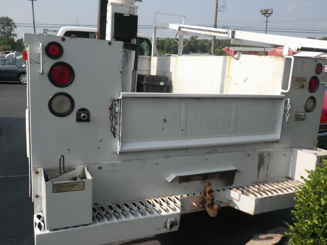 2000 GMC Sierra 3500 Lariat 4D Crew Cab Truck