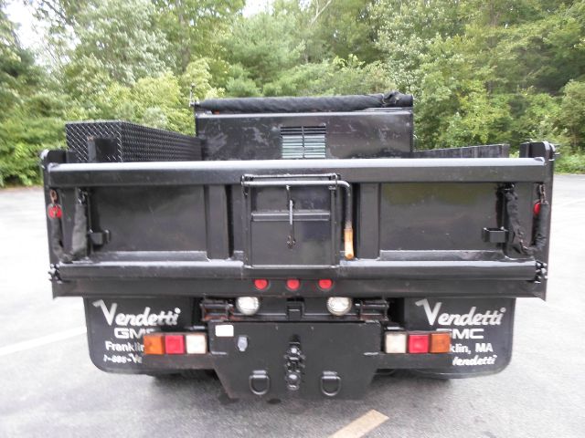 2005 GMC Sierra 3500 LS 2WD 4dr SUV