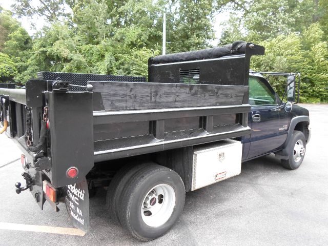 2005 GMC Sierra 3500 LS 2WD 4dr SUV